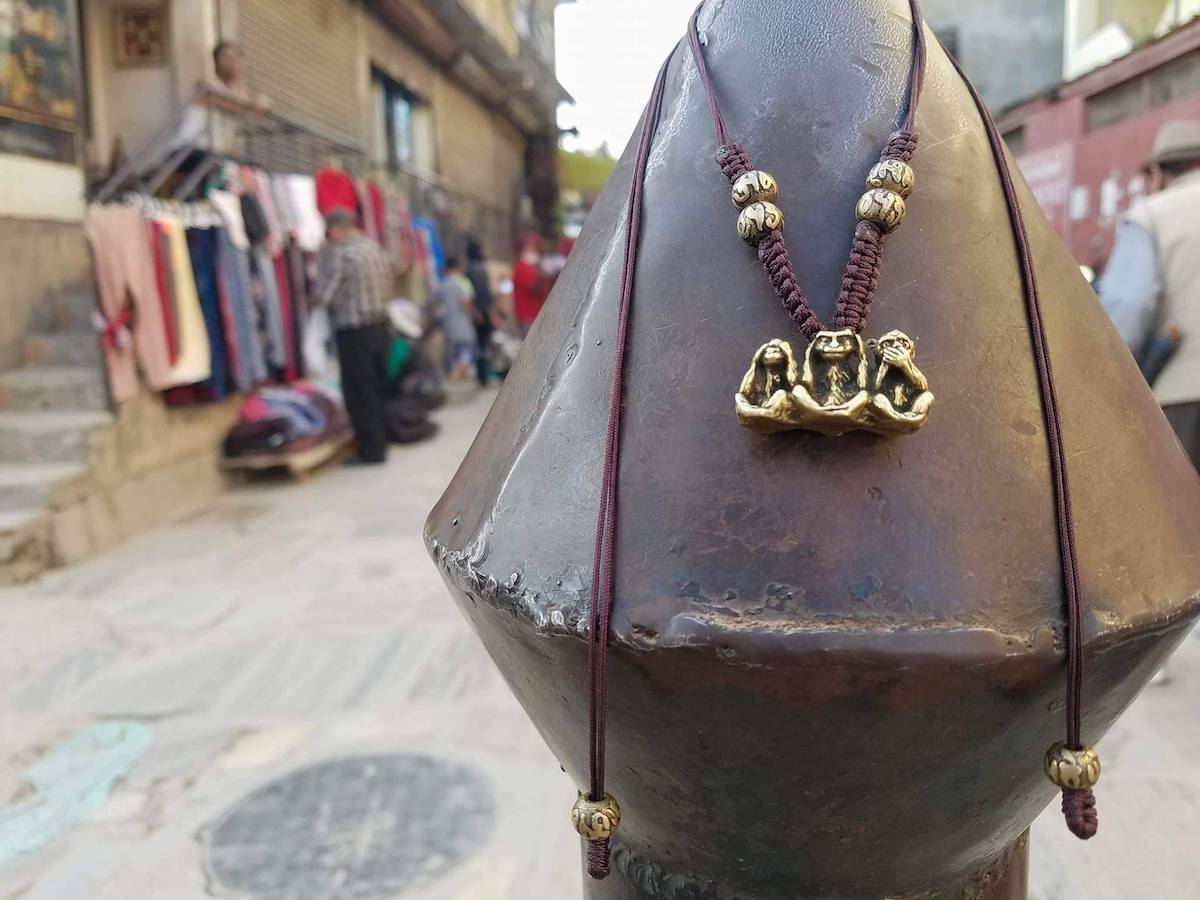 3 Wise Monkeys Necklace Display