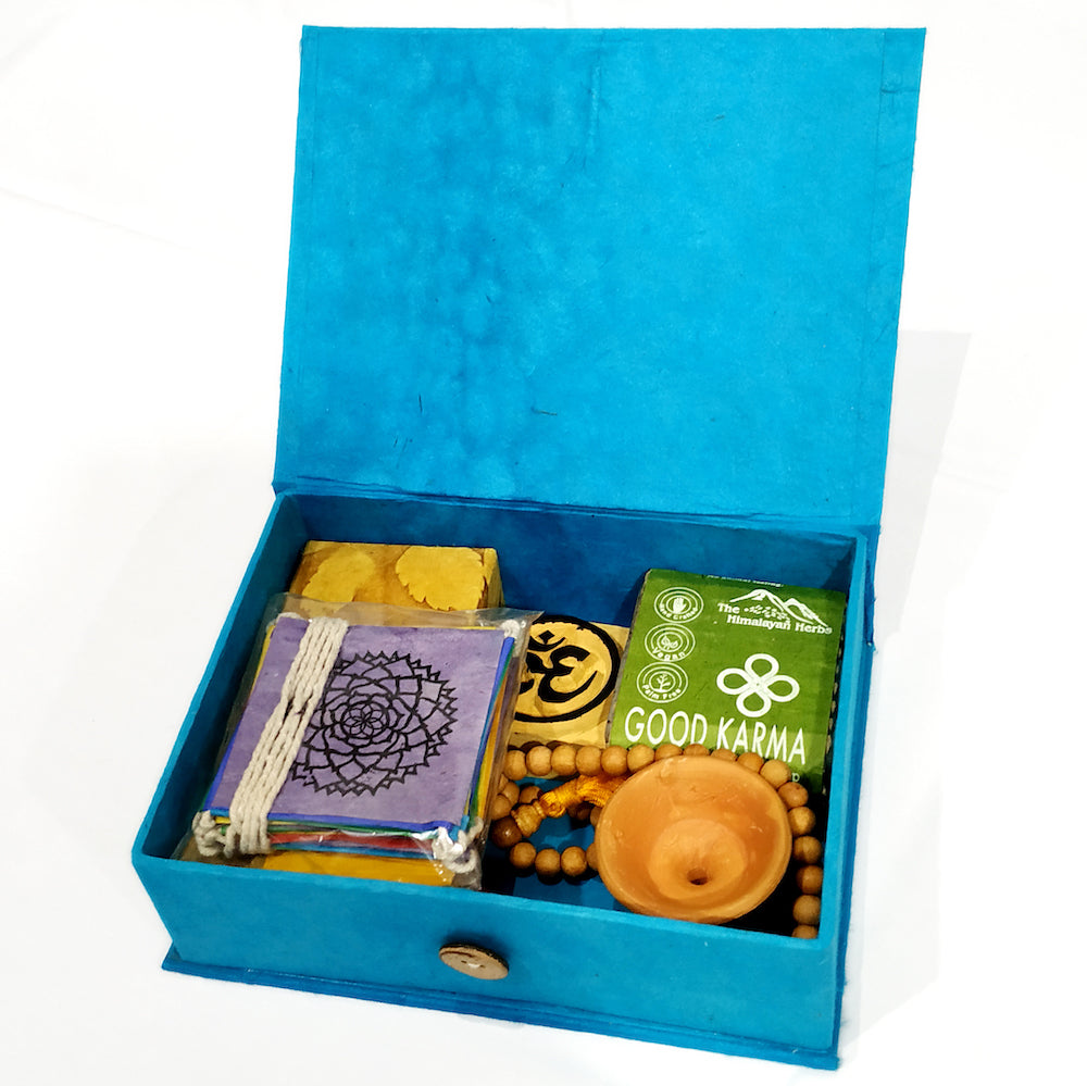 The “Om” Box *7 Handmade Gifts